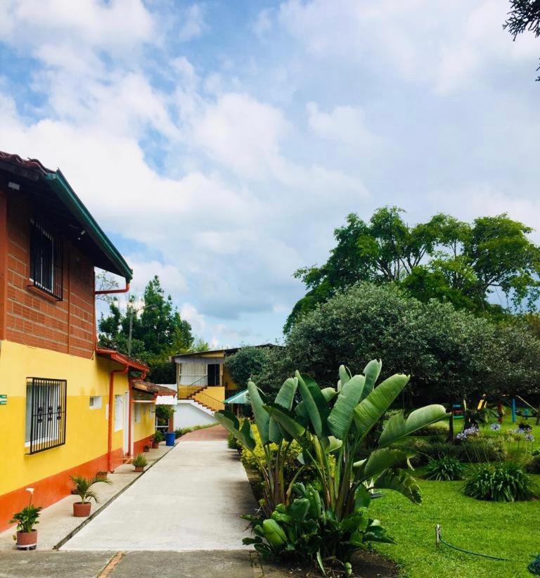 Finca Hotel La Ponderosa Rionegro Exterior photo
